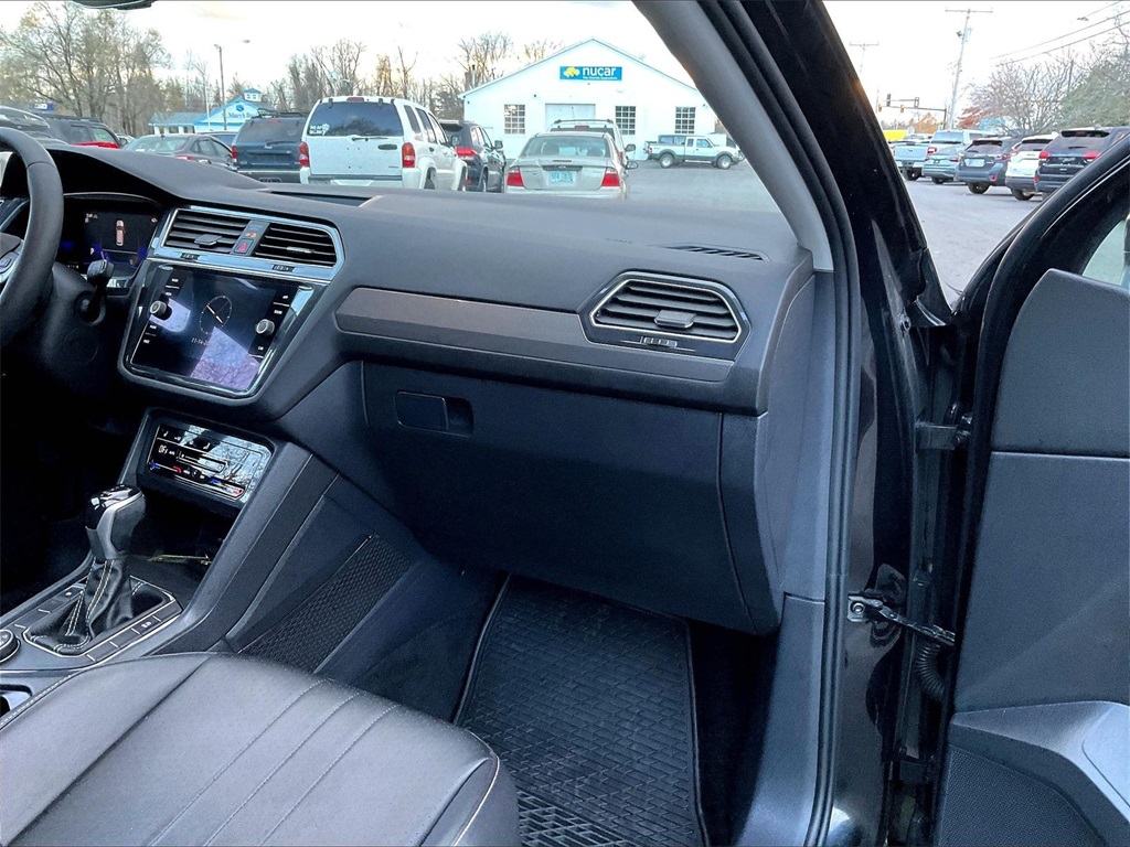 2022 Volkswagen Tiguan 2.0T SE - Photo 12