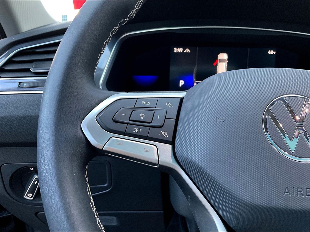 2022 Volkswagen Tiguan 2.0T SE - Photo 22