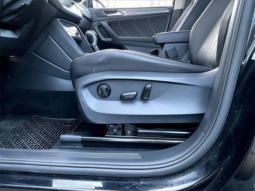 2022 Volkswagen Tiguan 2.0T SE - Photo 26