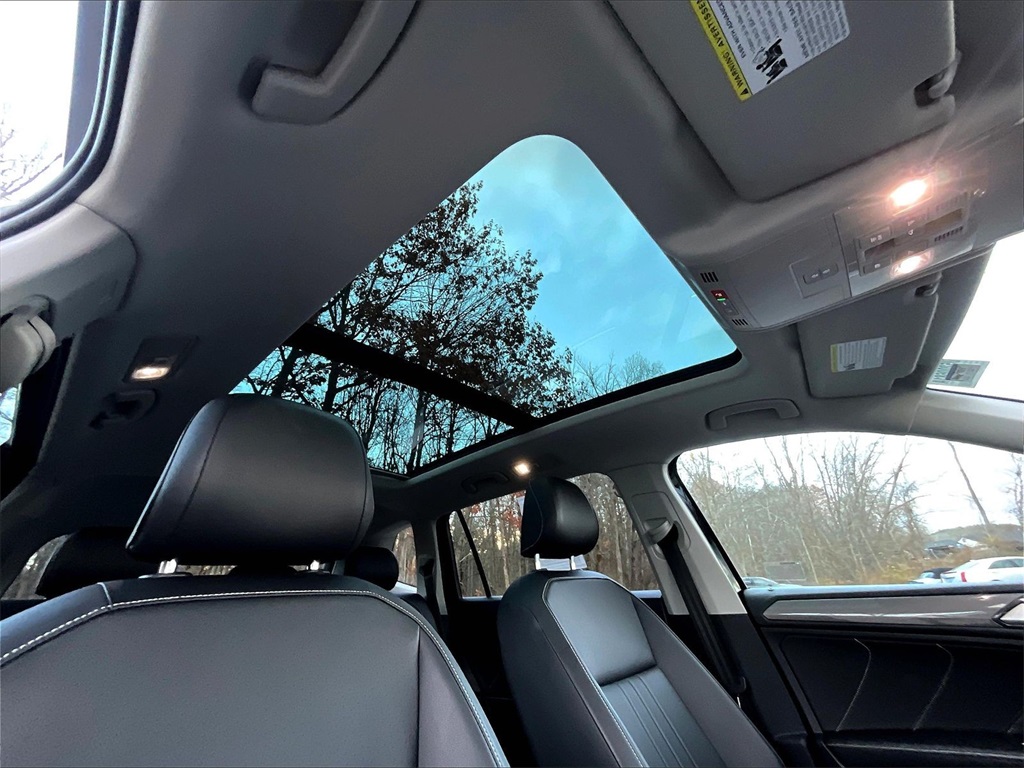 2022 Volkswagen Tiguan 2.0T SE - Photo 7