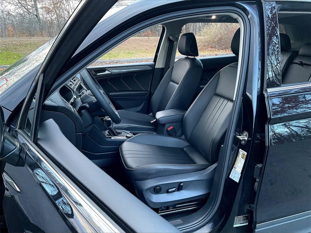 2022 Volkswagen Tiguan 2.0T SE - Photo 10