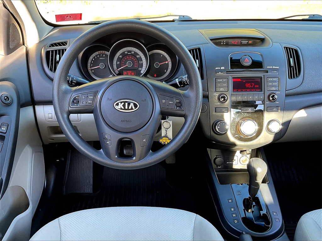 2010 Kia Forte EX - Photo 15