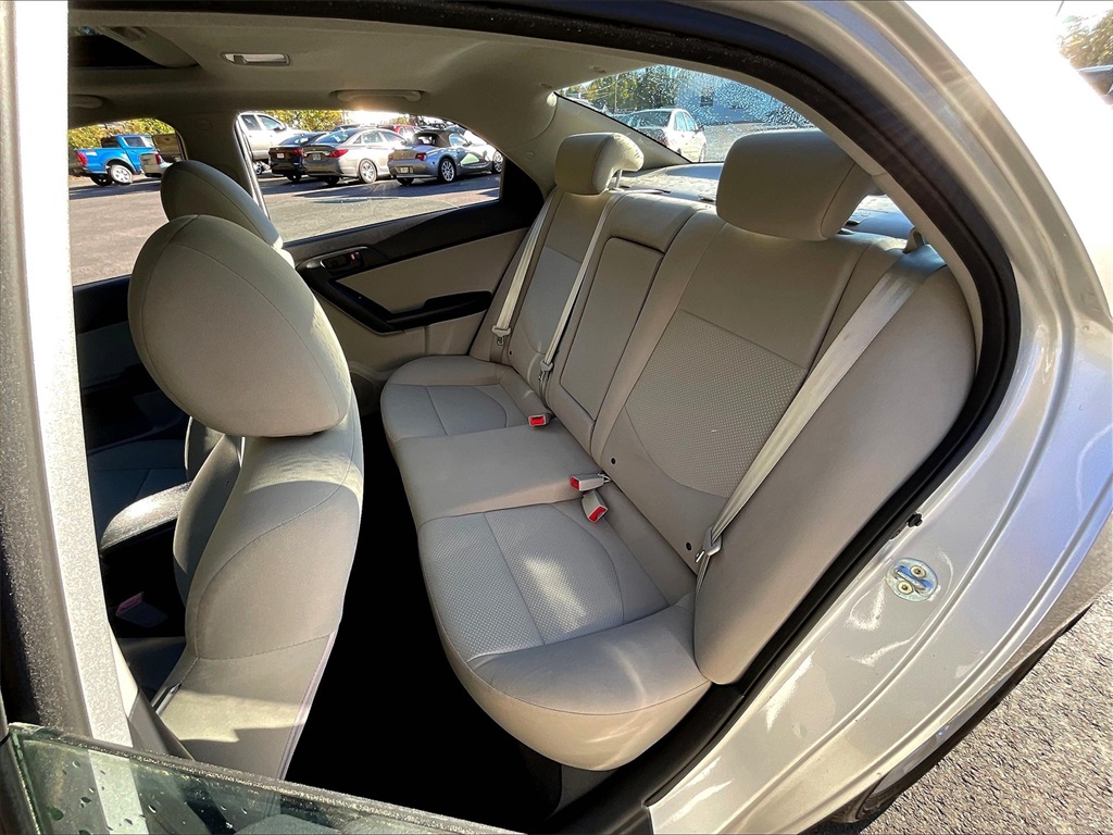 2010 Kia Forte EX - Photo 23
