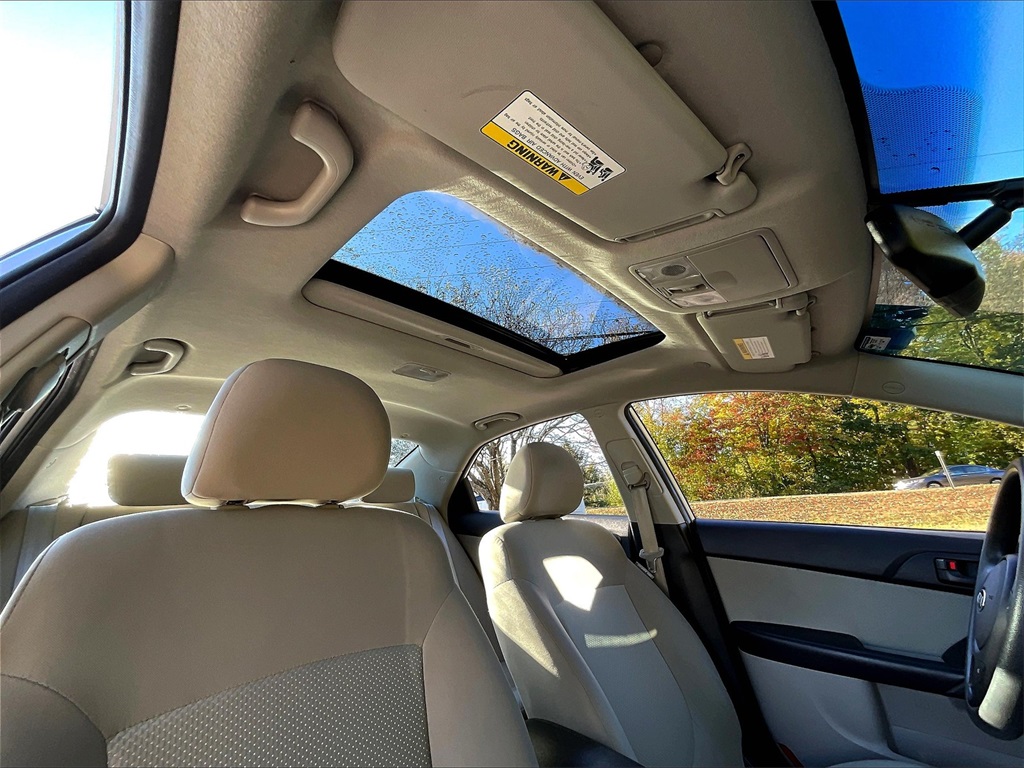 2010 Kia Forte EX - Photo 7