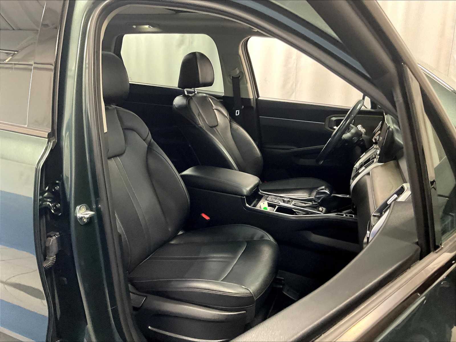 2022 Kia Sorento X-Line S - Photo 11