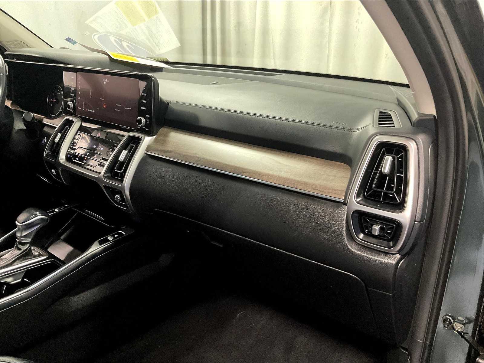 2022 Kia Sorento X-Line S - Photo 13