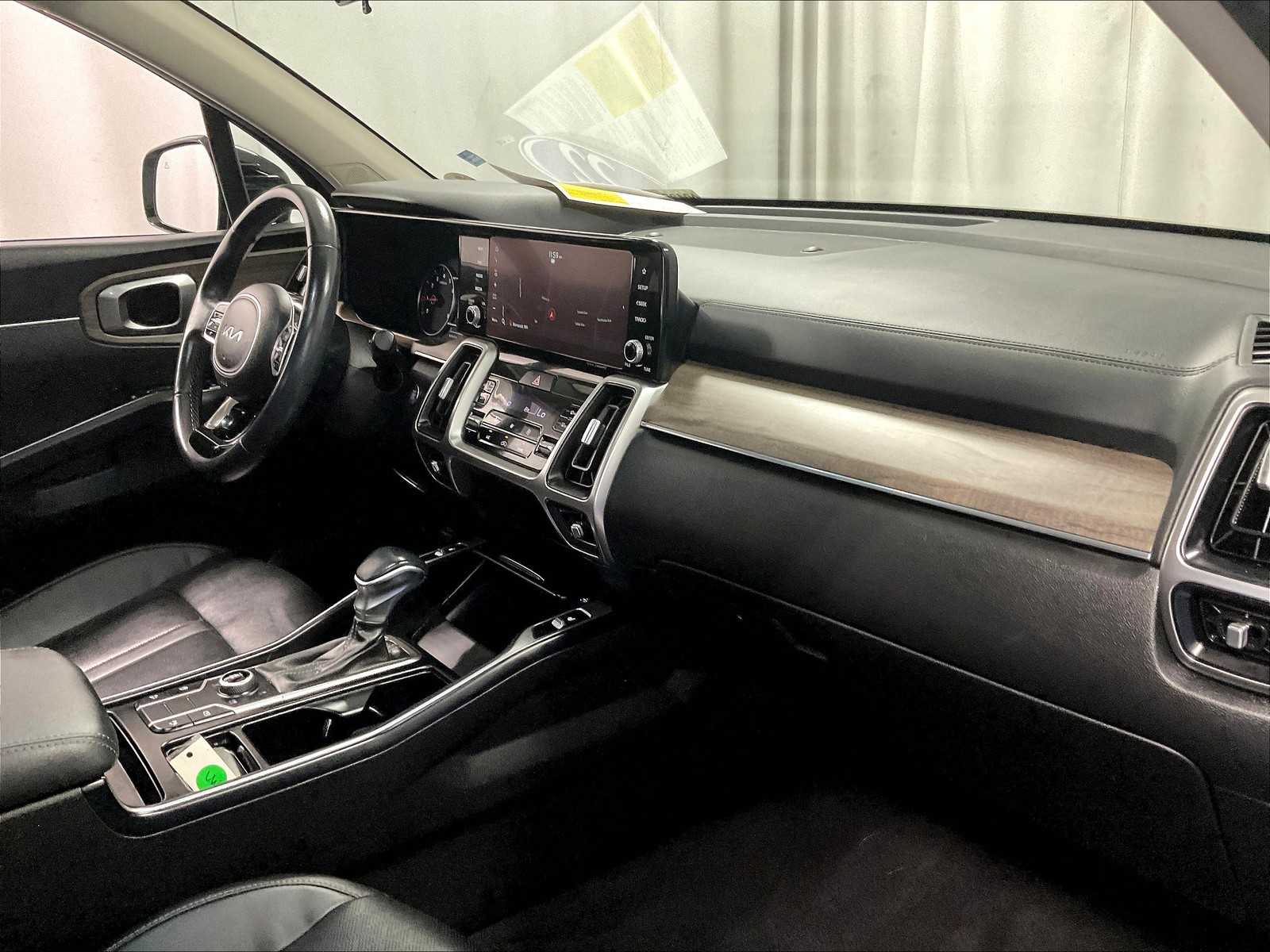 2022 Kia Sorento X-Line S - Photo 14