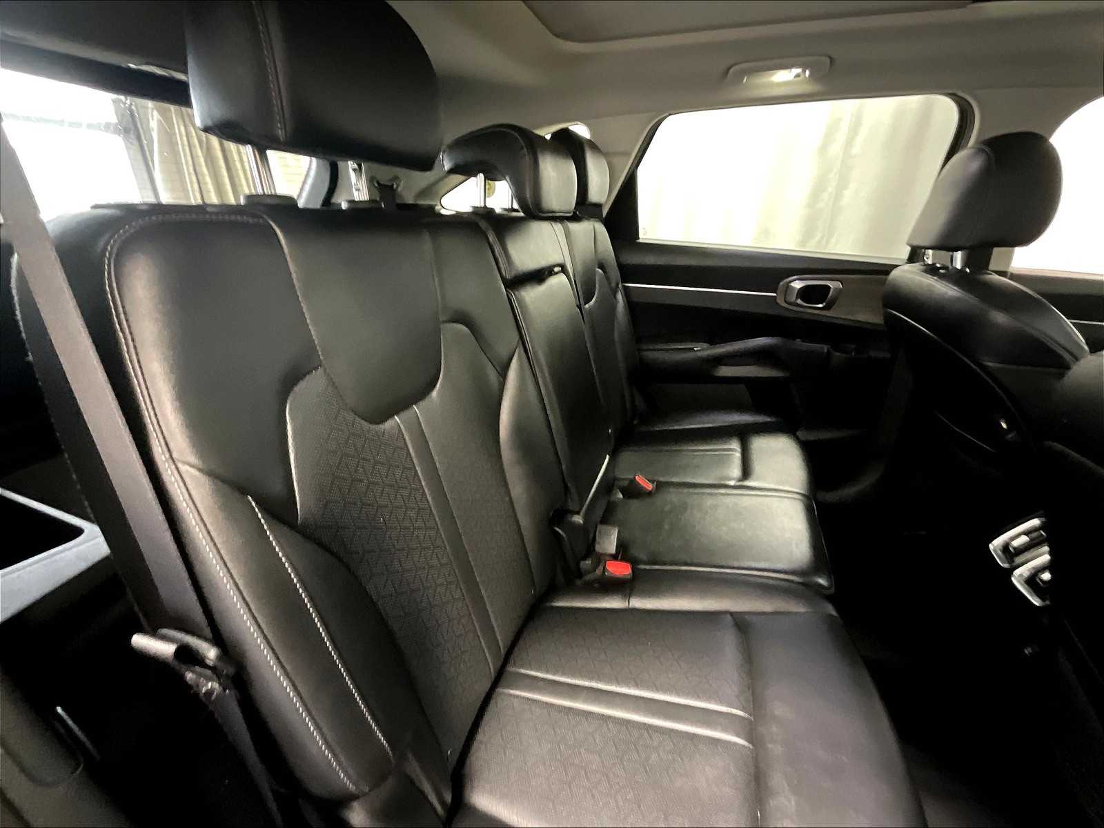2022 Kia Sorento X-Line S - Photo 16