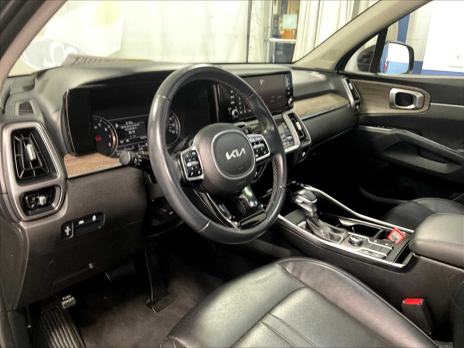 2022 Kia Sorento X-Line S - Photo 8