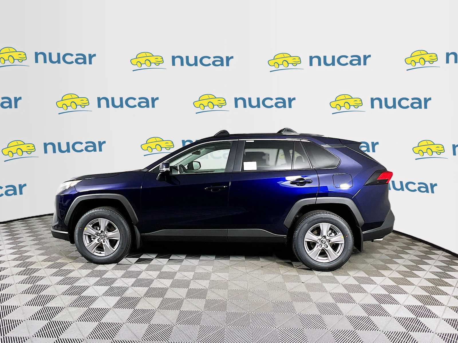 2025 Toyota RAV4 XLE - Photo 3