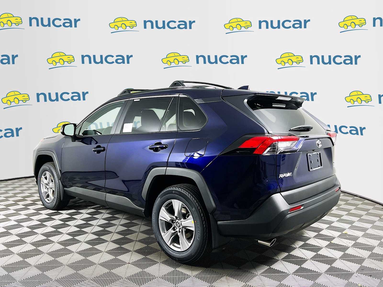 2025 Toyota RAV4 XLE - Photo 4