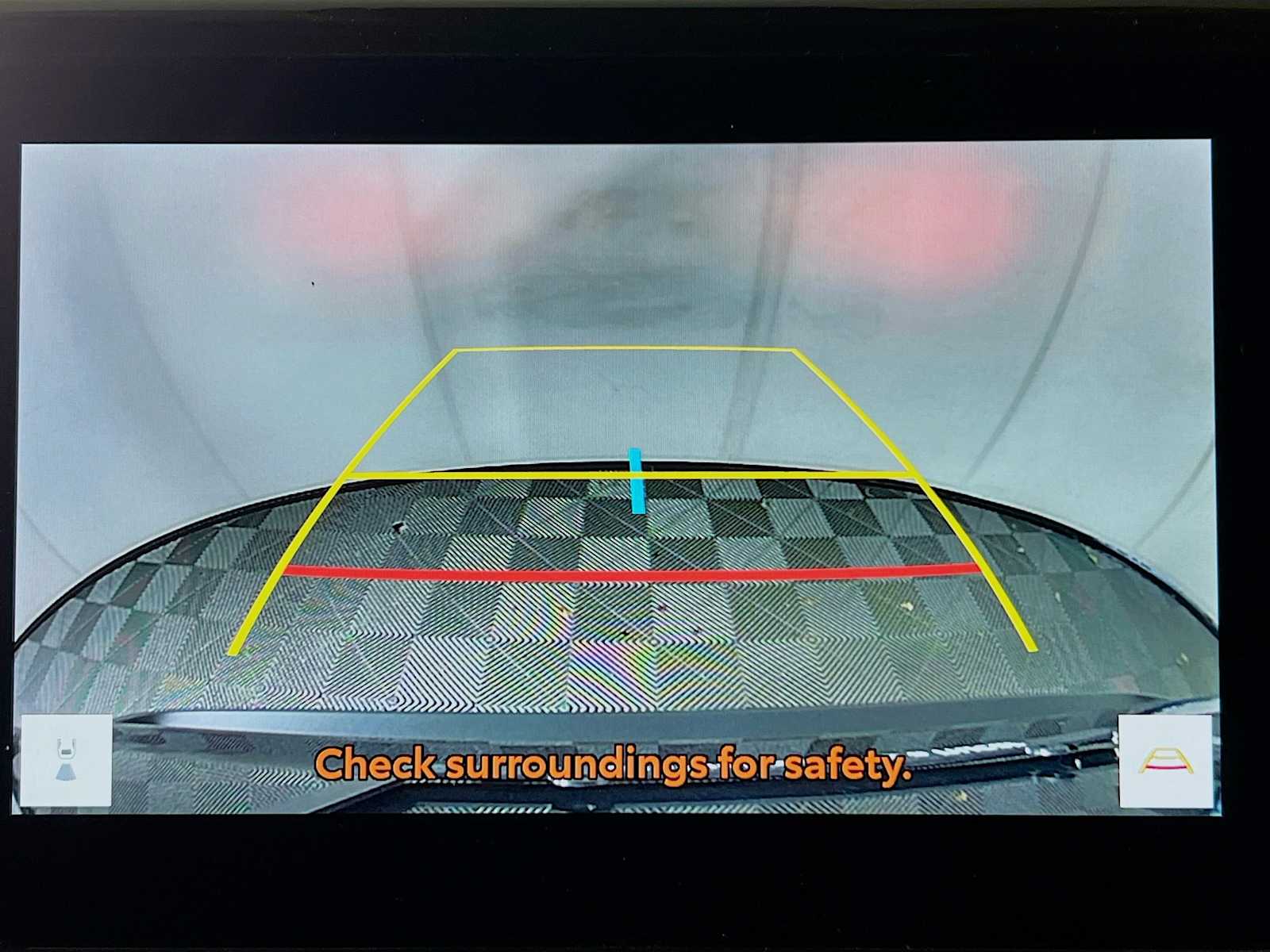 2025 Toyota RAV4 XLE - Photo 9