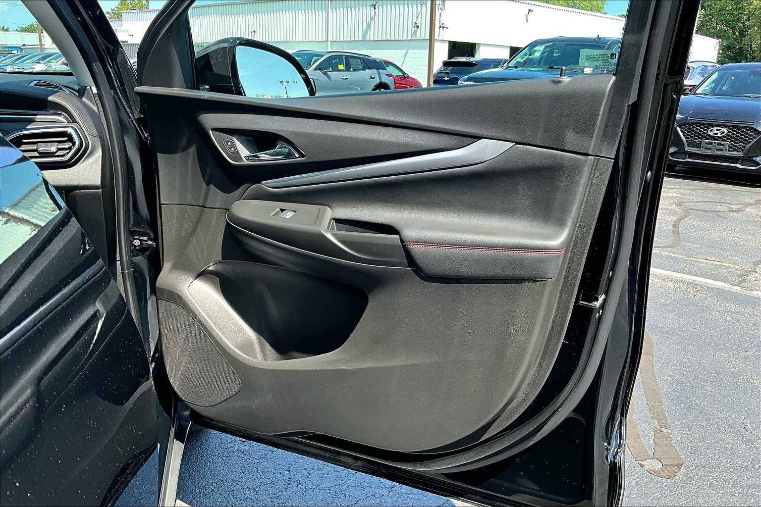 2023 Chevrolet Bolt EUV LT - Photo 12