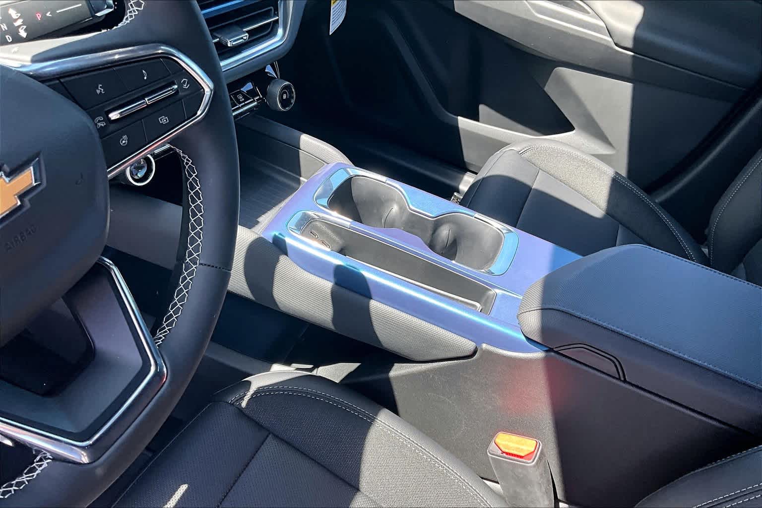 2025 Chevrolet Equinox EV LT2 w/PDE - Photo 13
