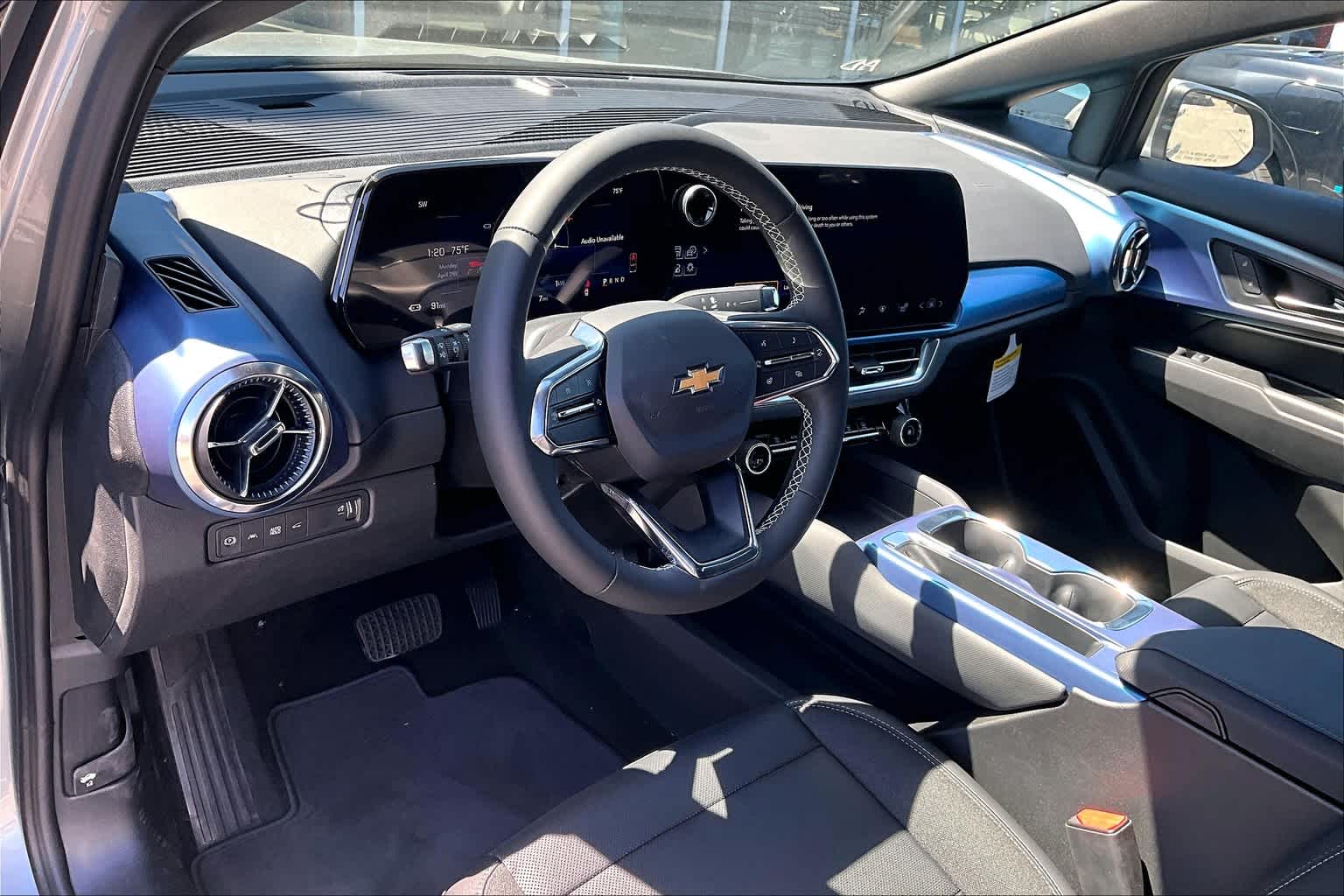 2025 Chevrolet Equinox EV LT2 w/PDE - Photo 9