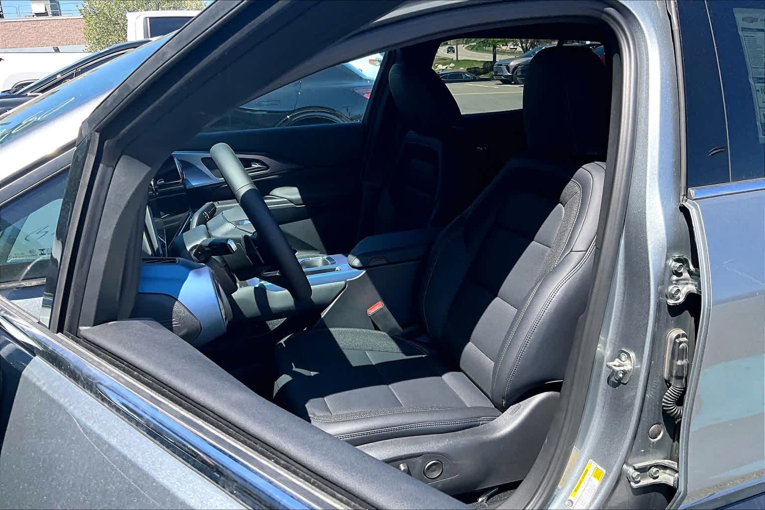 2025 Chevrolet Equinox EV LT2 w/PDE - Photo 10