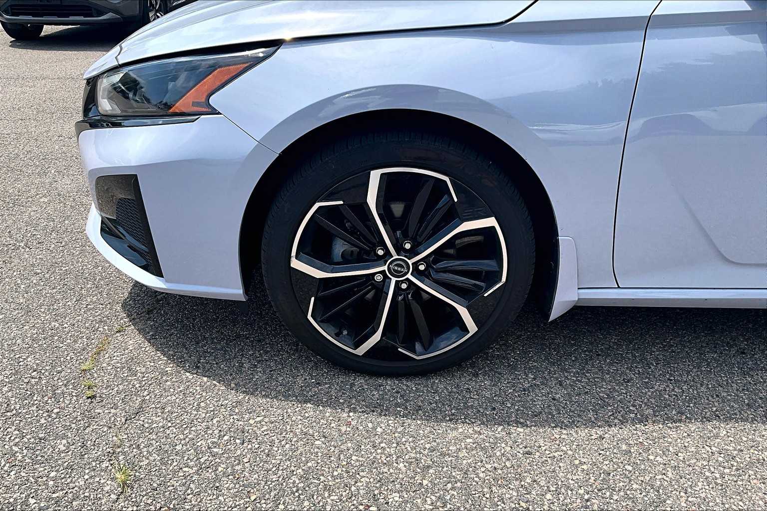 2024 Nissan Altima 2.5 SR - Photo 4