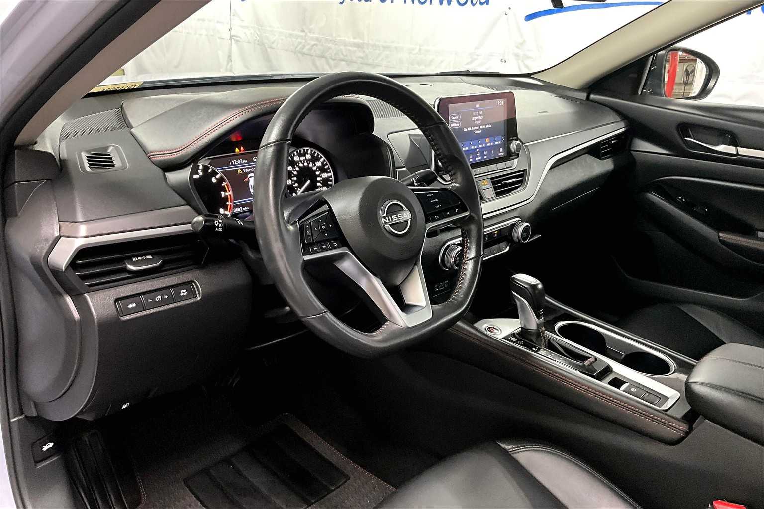 2024 Nissan Altima 2.5 SR - Photo 8