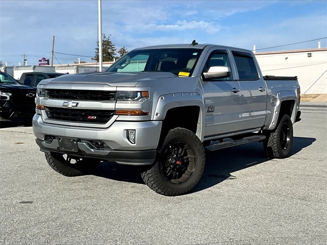 2017 Chevrolet Silverado 1500 LT - Photo 2