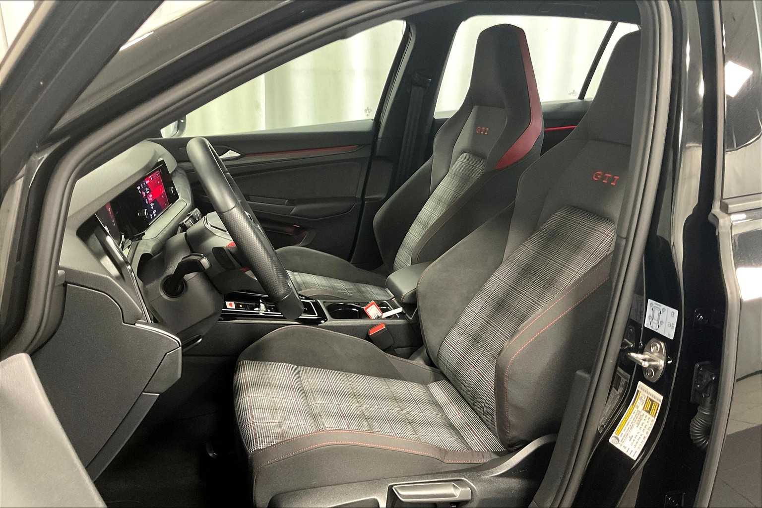 2024 Volkswagen Golf GTI S - Photo 10