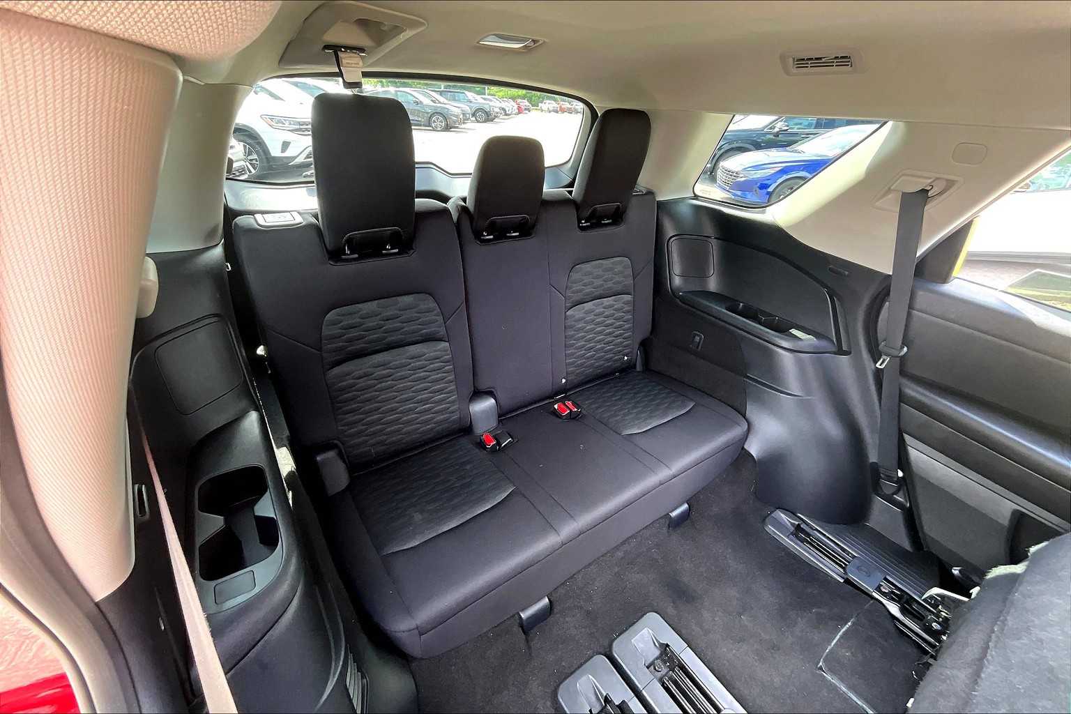 2023 Nissan Pathfinder SV - Photo 17