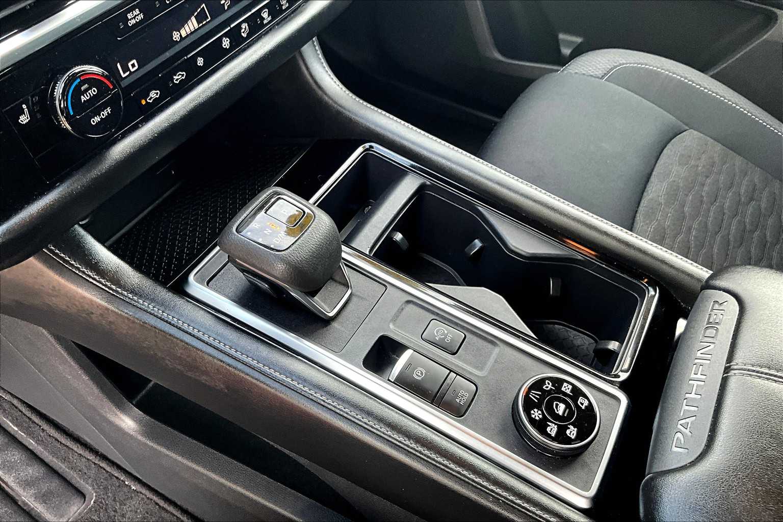 2023 Nissan Pathfinder SV - Photo 21