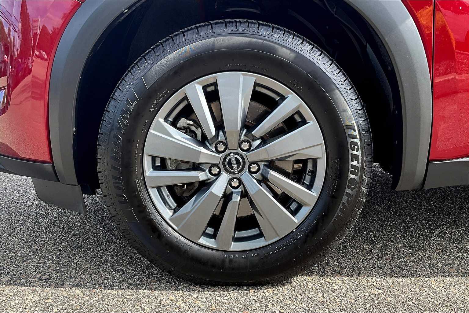 2023 Nissan Pathfinder SV - Photo 7