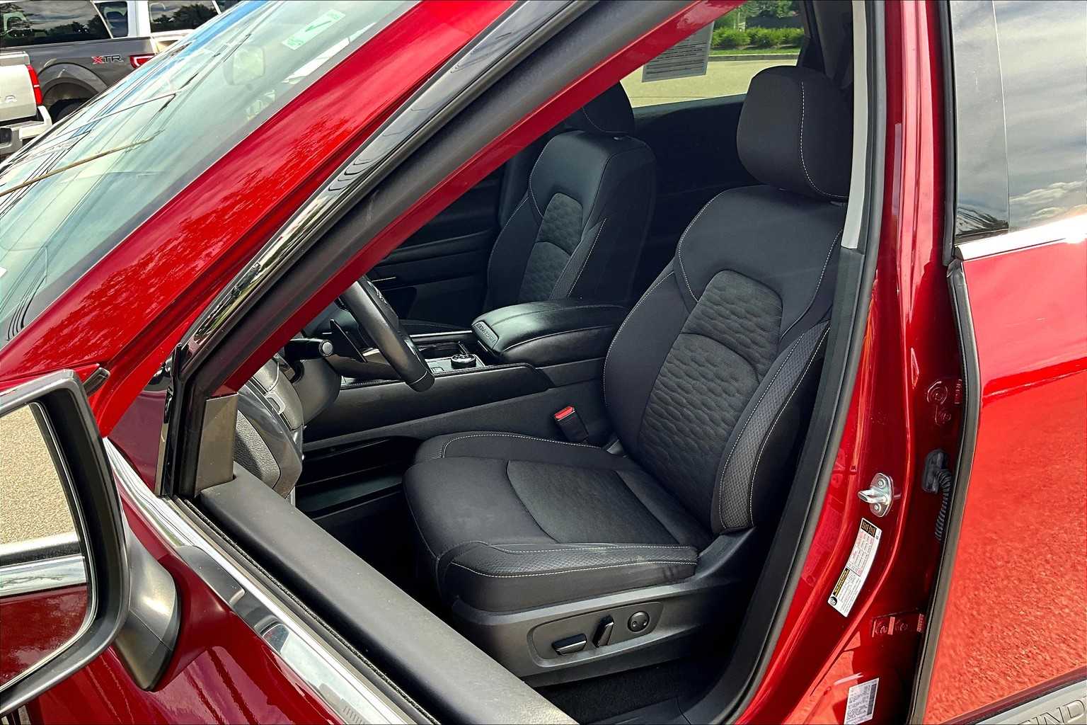 2023 Nissan Pathfinder SV - Photo 10