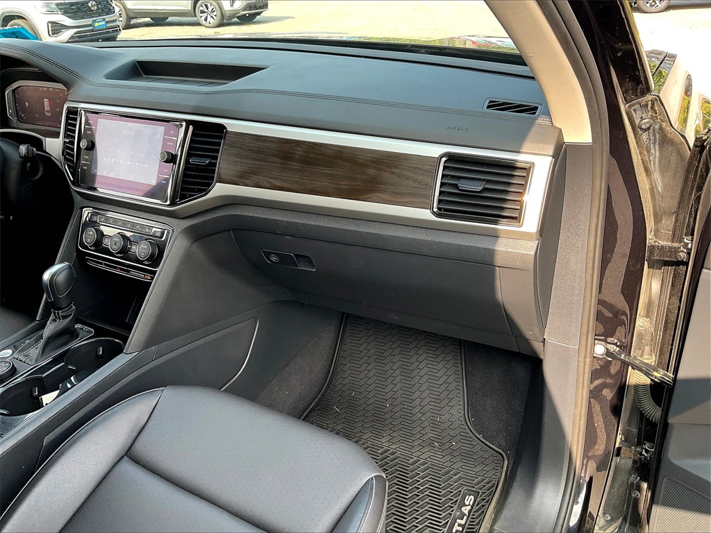 2022 Volkswagen Atlas 3.6L V6 SE w/Technology - Photo 12