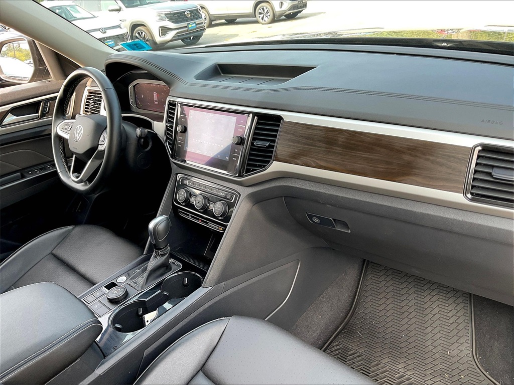 2022 Volkswagen Atlas 3.6L V6 SE w/Technology - Photo 13