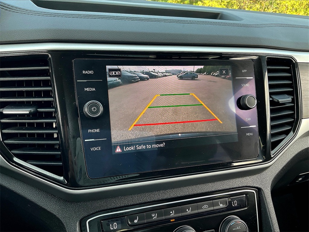 2022 Volkswagen Atlas 3.6L V6 SE w/Technology - Photo 19