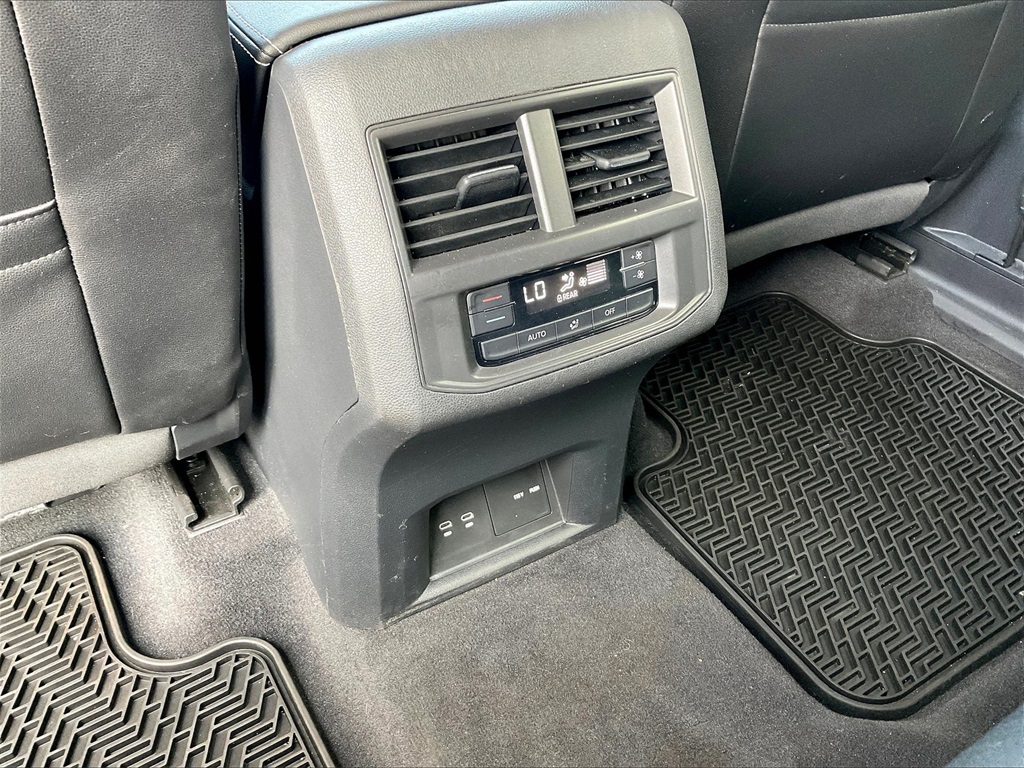 2022 Volkswagen Atlas 3.6L V6 SE w/Technology - Photo 26