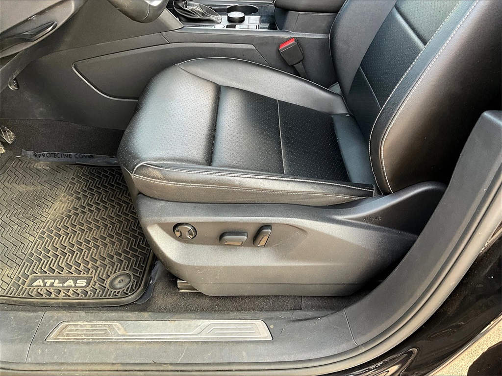2022 Volkswagen Atlas 3.6L V6 SE w/Technology - Photo 34