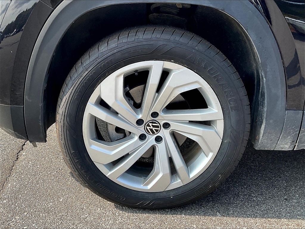 2022 Volkswagen Atlas 3.6L V6 SE w/Technology - Photo 7