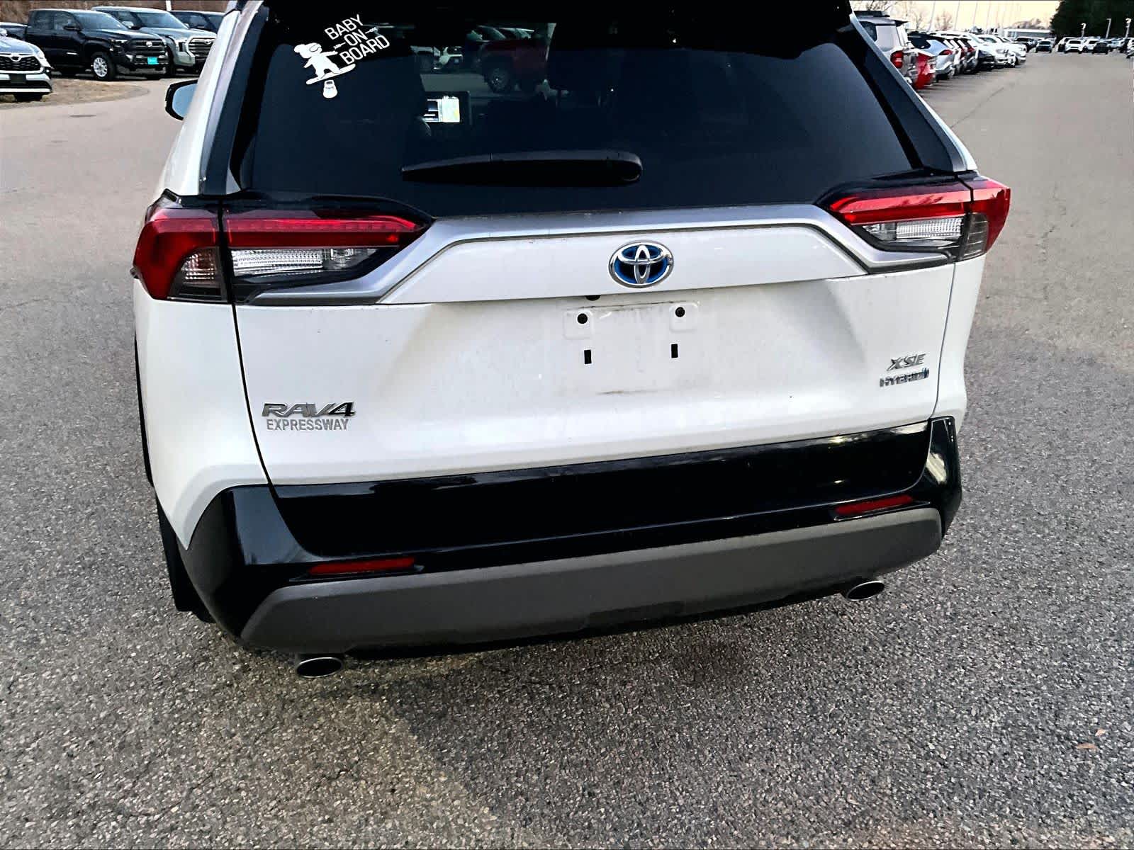 2020 Toyota RAV4 Hybrid XSE - Photo 7