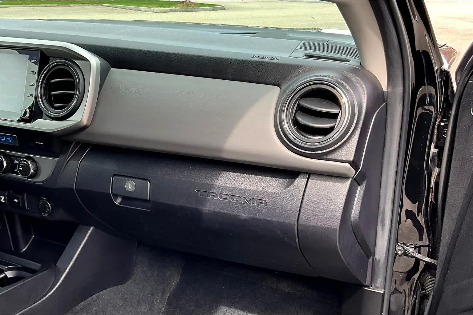 2022 Toyota Tacoma SR5 - Photo 13