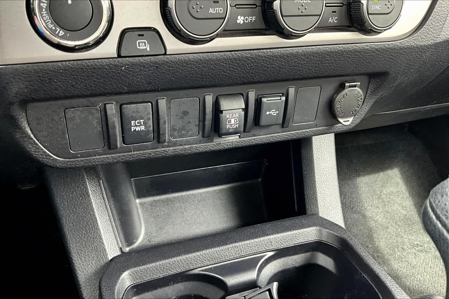 2022 Toyota Tacoma SR5 - Photo 27