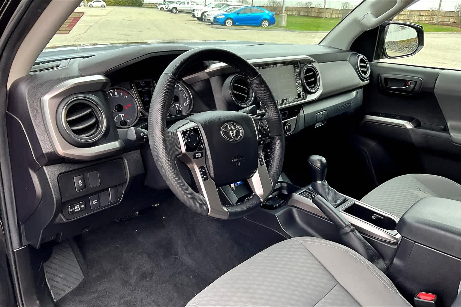 2022 Toyota Tacoma SR5 - Photo 8
