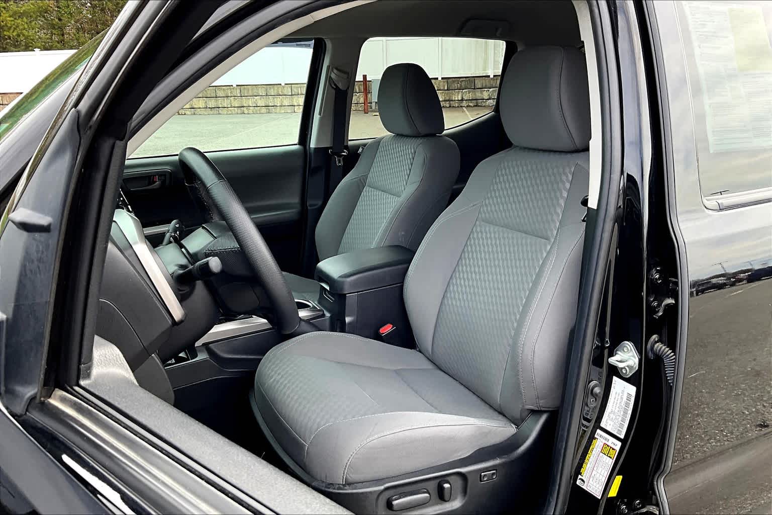 2022 Toyota Tacoma SR5 - Photo 10