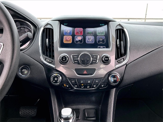 2017 Chevrolet Cruze LT - Photo 17