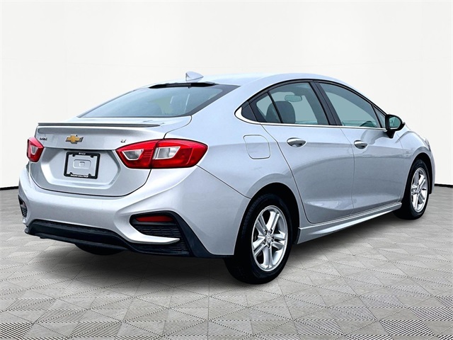 2017 Chevrolet Cruze LT - Photo 6