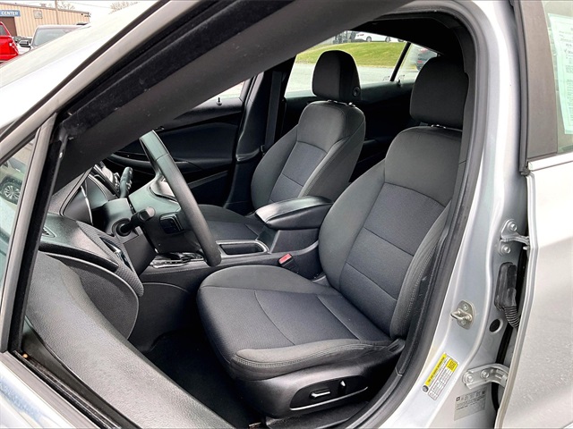 2017 Chevrolet Cruze LT - Photo 10