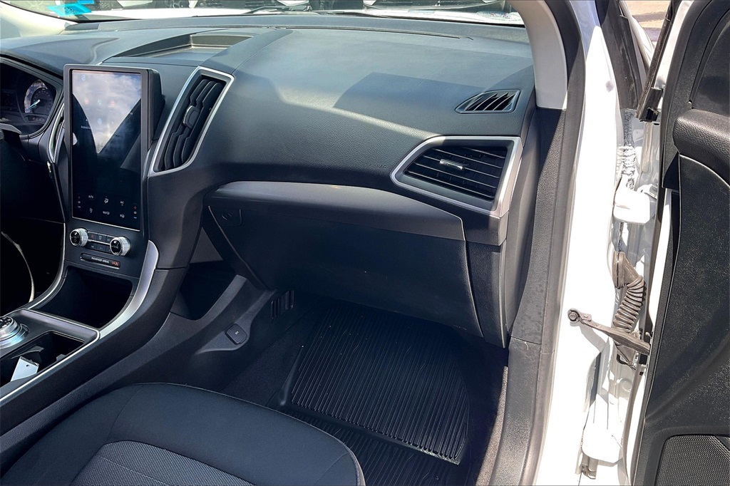 2022 Ford Edge SE - Photo 12