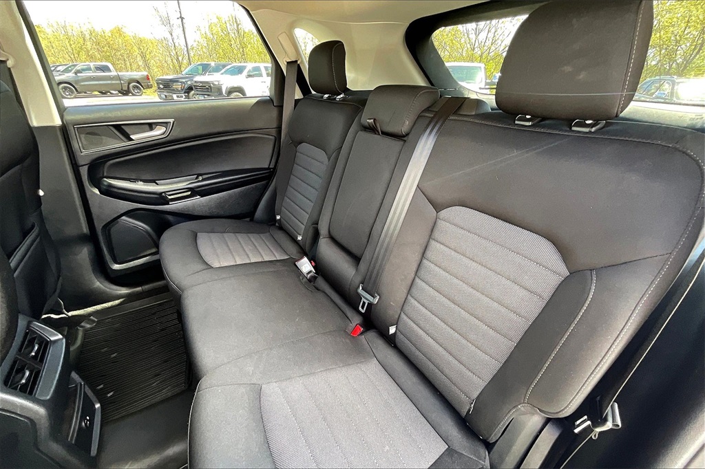 2022 Ford Edge SE - Photo 14