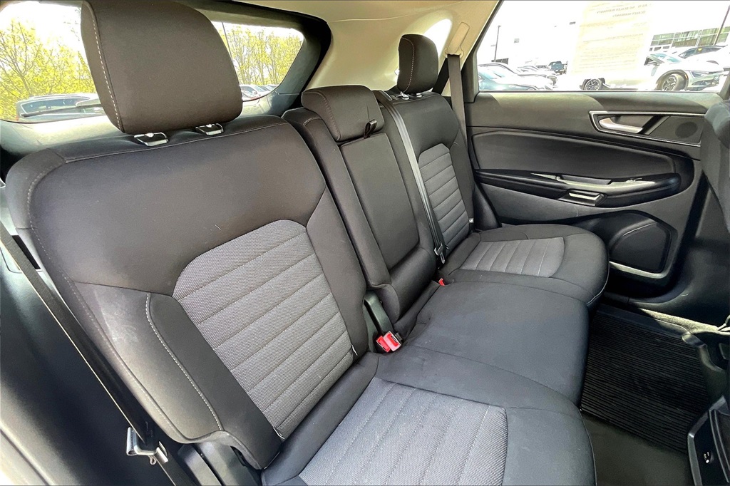 2022 Ford Edge SE - Photo 15