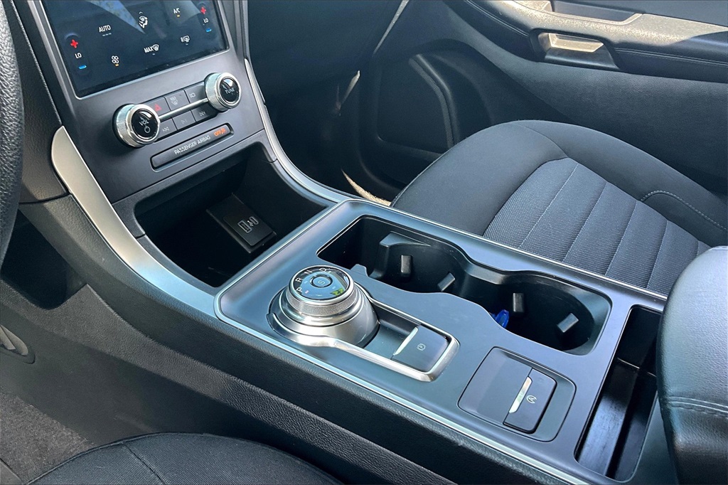 2022 Ford Edge SE - Photo 19