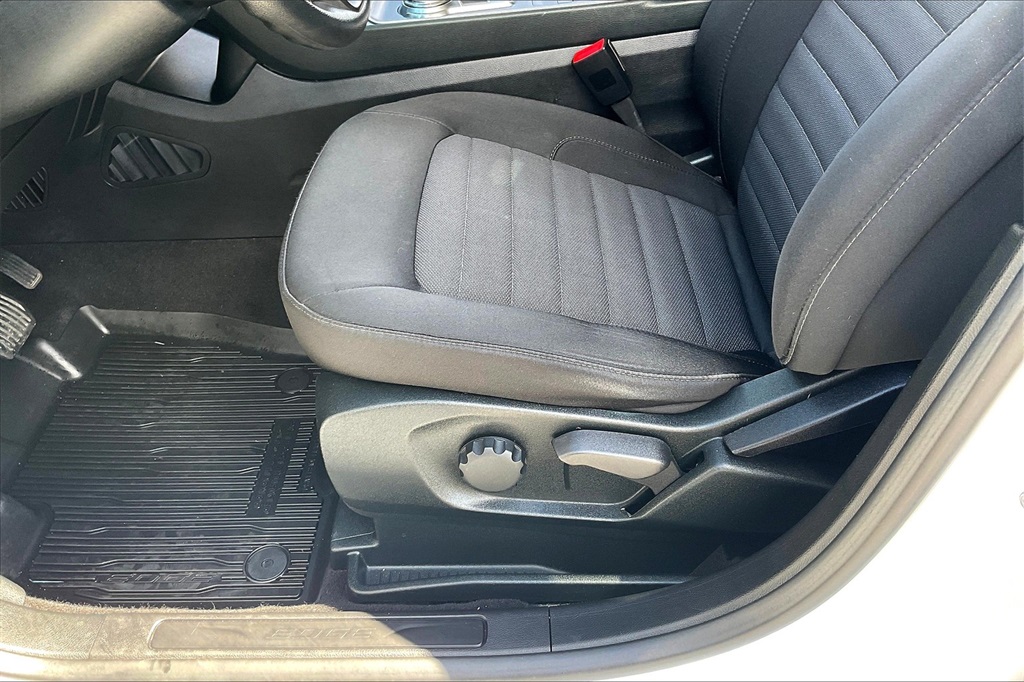 2022 Ford Edge SE - Photo 31