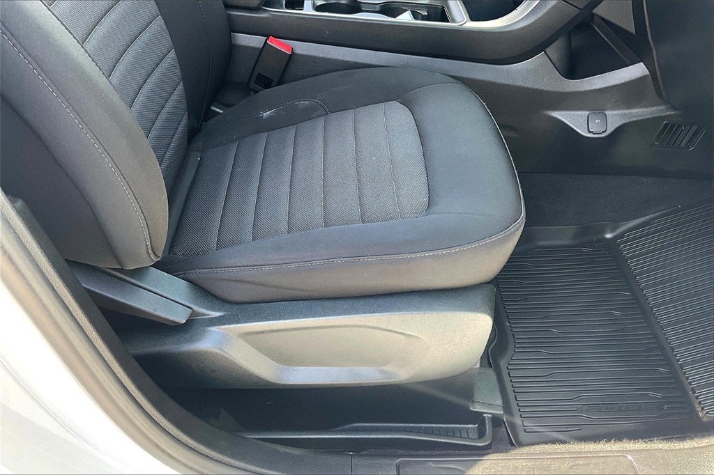 2022 Ford Edge SE - Photo 33