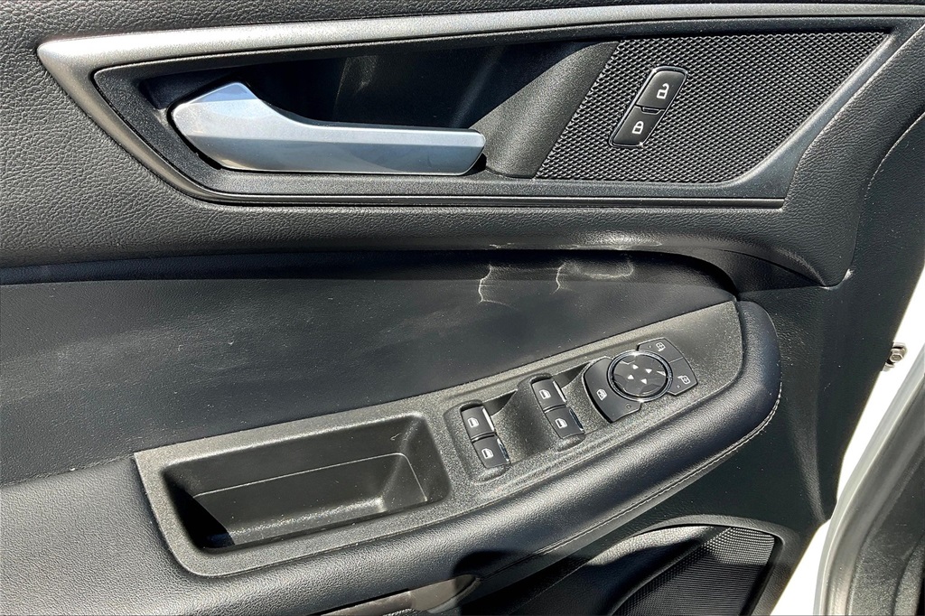 2022 Ford Edge SE - Photo 34