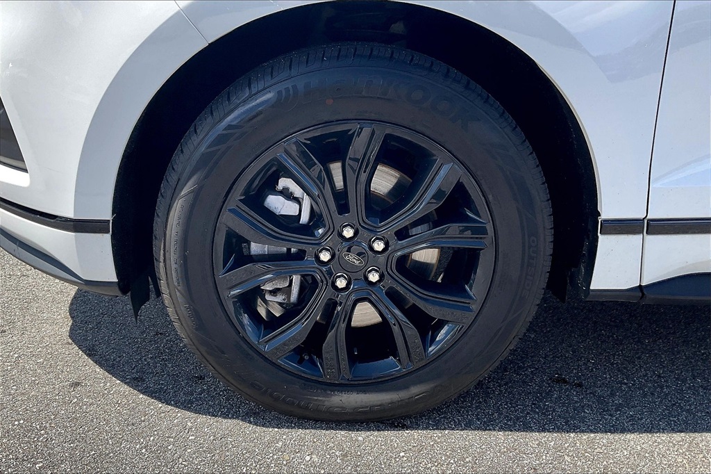2022 Ford Edge SE - Photo 7